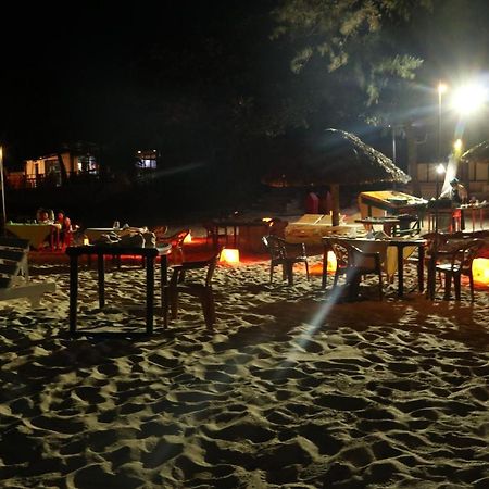 Green Park Beach Hotel Trincomalee Esterno foto