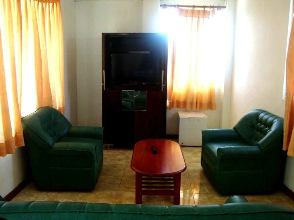 Green Park Beach Hotel Trincomalee Esterno foto