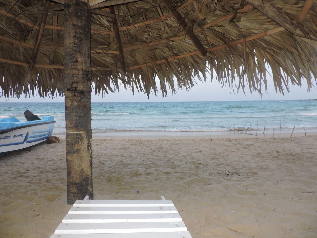 Green Park Beach Hotel Trincomalee Esterno foto
