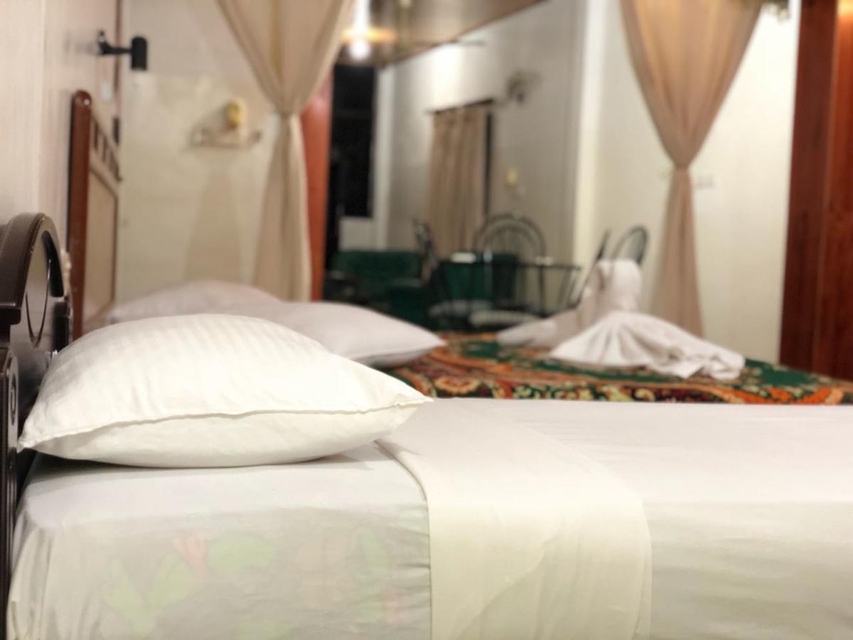 Green Park Beach Hotel Trincomalee Esterno foto