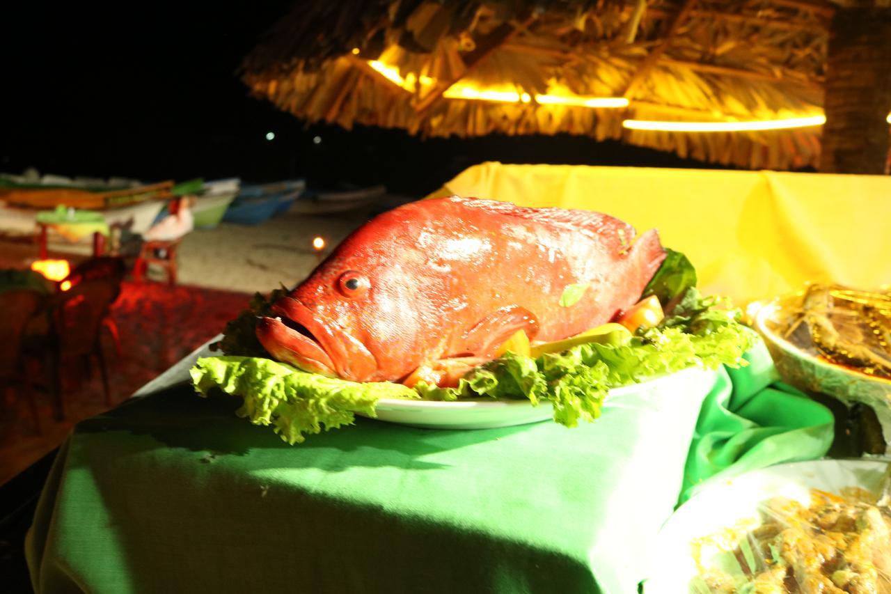 Green Park Beach Hotel Trincomalee Esterno foto